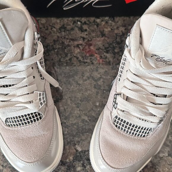 Air Jordan 4 Retro ‘Frozen Moments’ Women’s - Picture 4 of 8